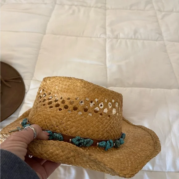 Hats Hats Hats- All 5 for one price. - Picture 16 of 17